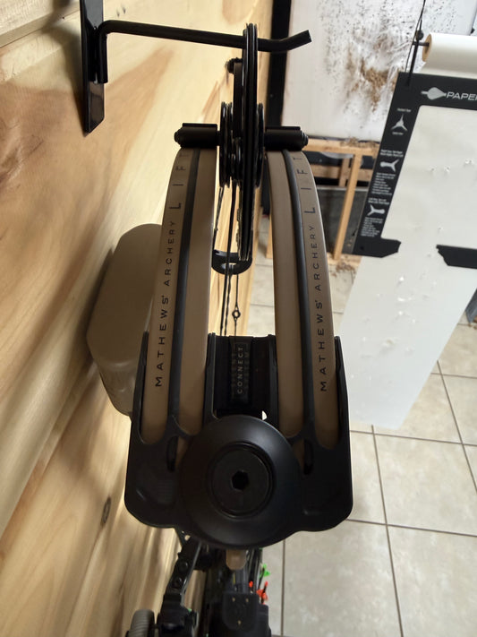 Mathews Lift 33 - Used