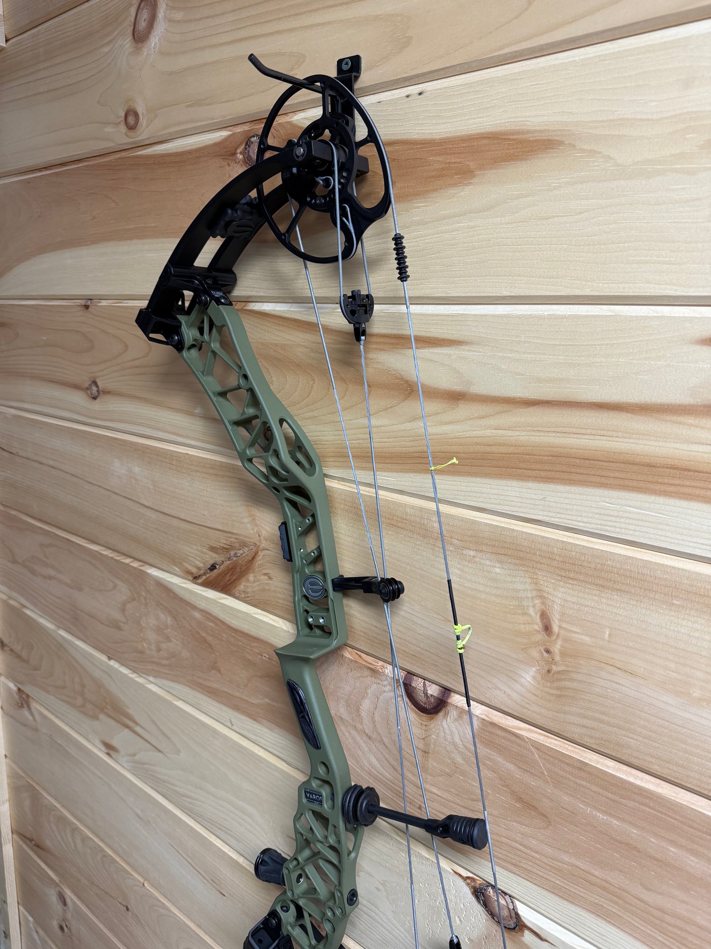 Elite Varos - Used