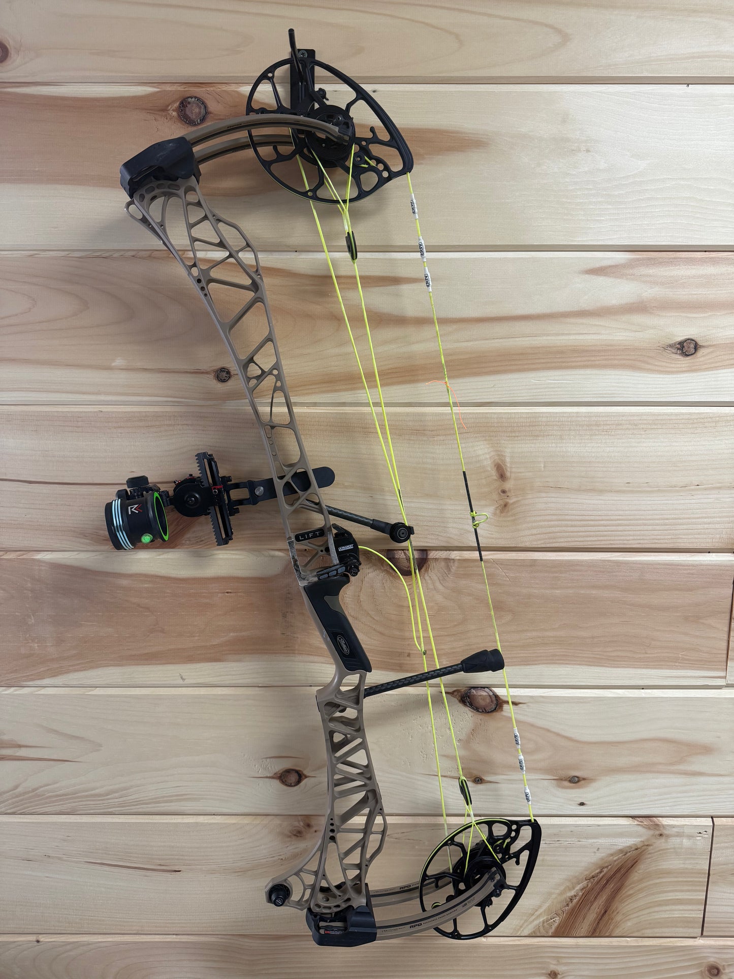 Mathews Lift 33 - Used