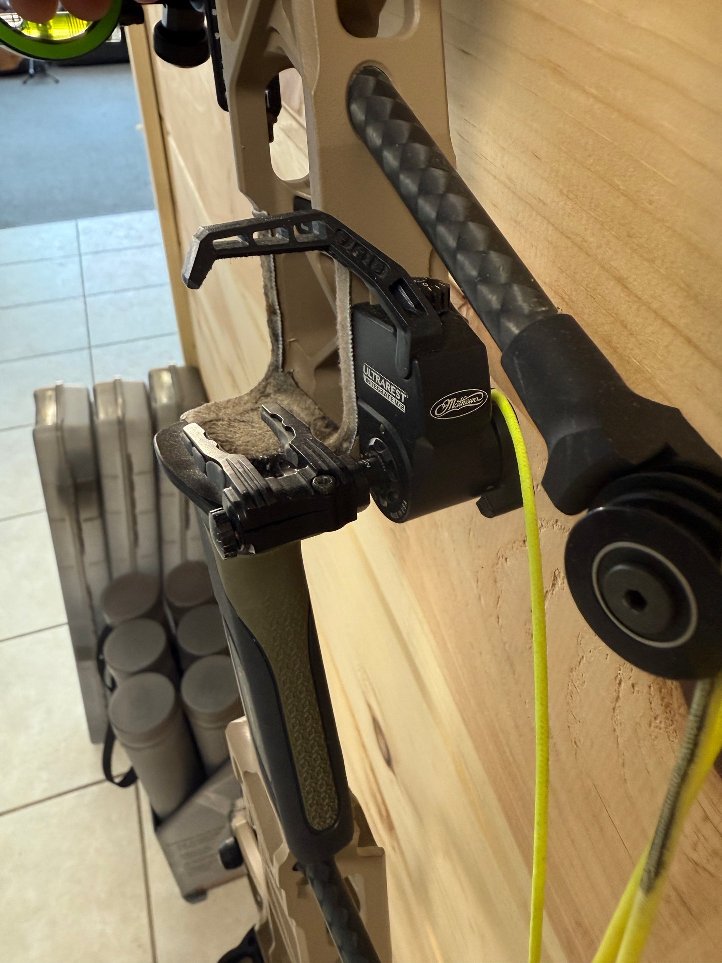 Mathews Lift 33 - Used