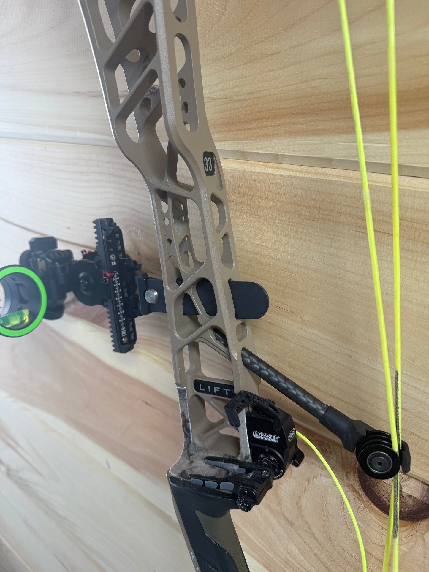 Mathews Lift 33 - Used