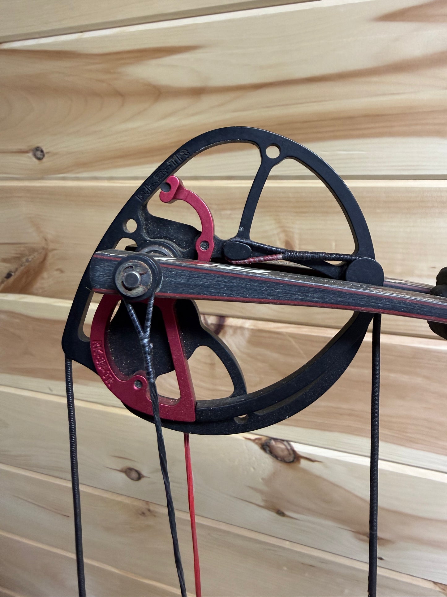 Hoyt Vector 35 - Used