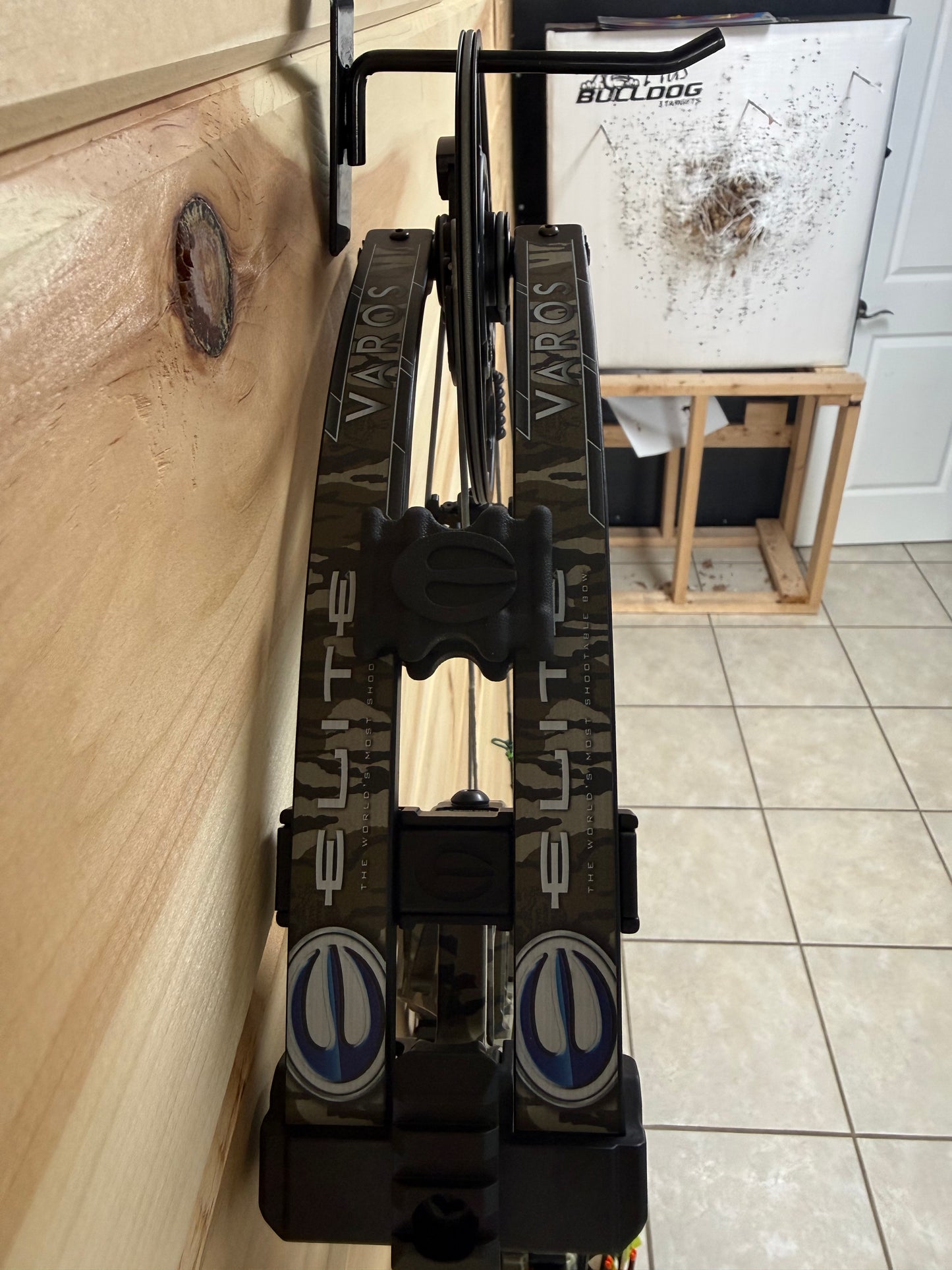 Elite Varos - Used