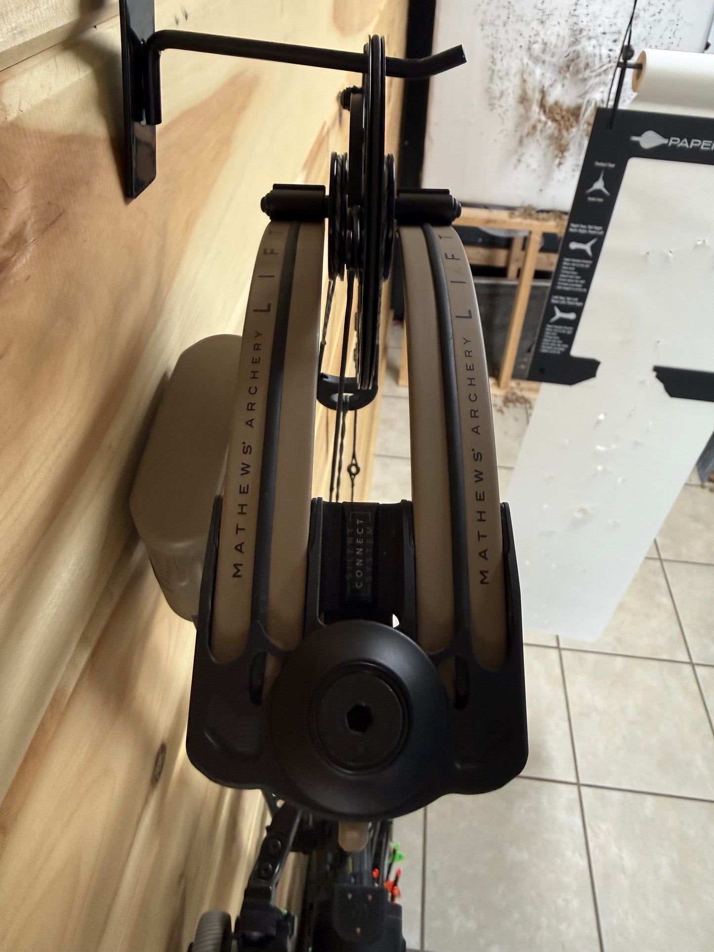 Mathews Lift 33 - Used